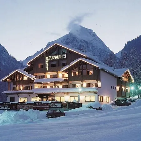 Hotel Tyrolia Malga Ciapela