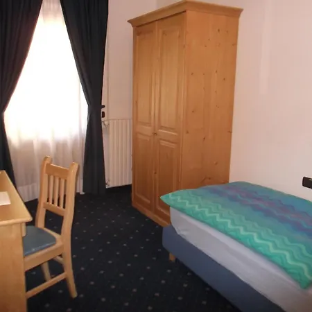 Tyrolia Hotel