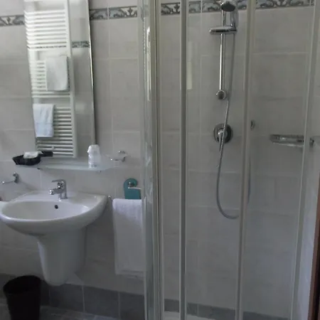 Tyrolia Hotel