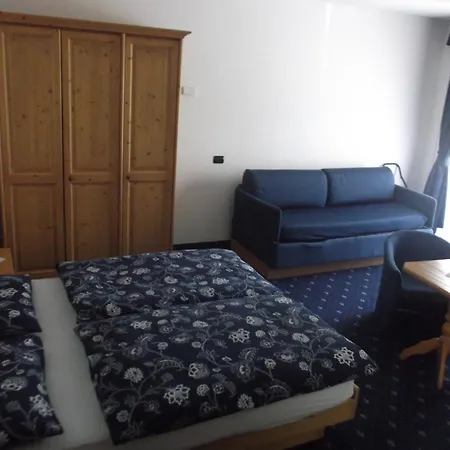 Tyrolia Hotel