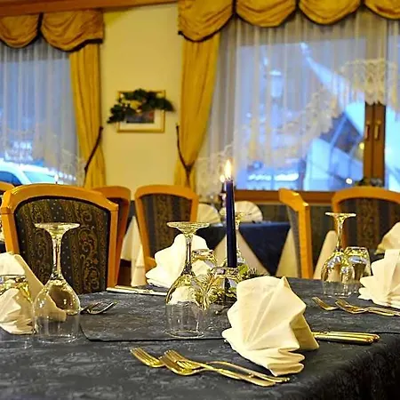 Hotel Tyrolia 3*