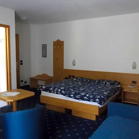 Tyrolia Hotel
