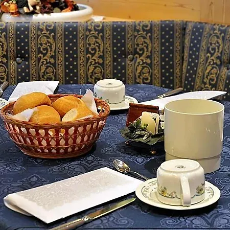 Hotel Tyrolia Malga Ciapela