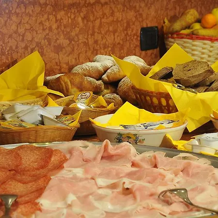 Tyrolia Hotel